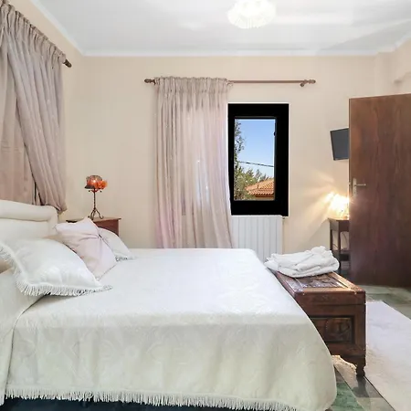 Eleni - Eretria's Gem With Private Pool *