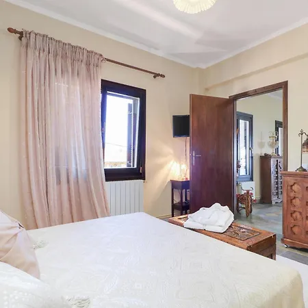 Villa Eleni - Eretria's Gem With Private Pool Erétria